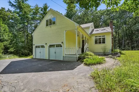 10 Standish Way, Amherst, NH 03031