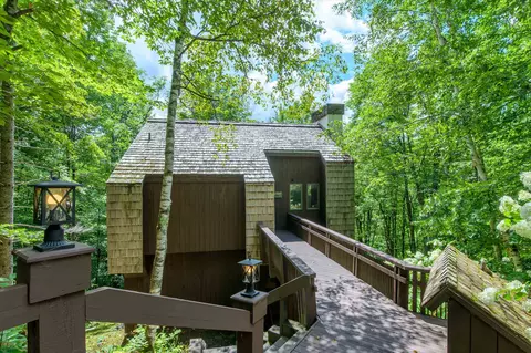 283 Salt Ash Rd, Plymouth, VT 05056