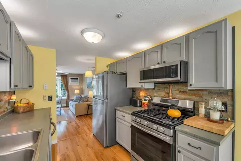 Kitchen - 6 Pleasant St #E11, Hooksett, NH 03106 photo 3 of 4