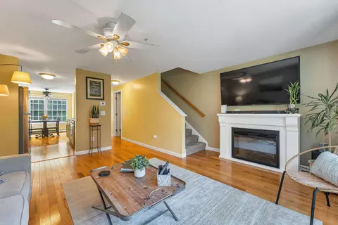 Living - 6 Pleasant St #E11, Hooksett, NH 03106 photo 4 of 4