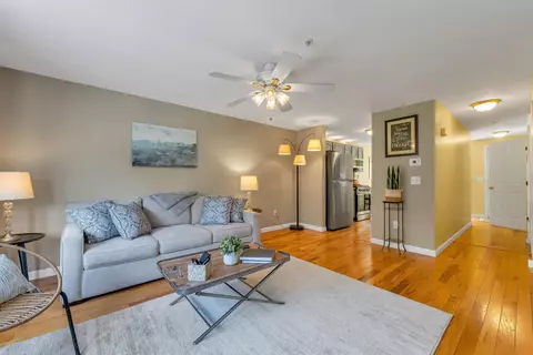 Living - 6 Pleasant St #E11, Hooksett, NH 03106 photo 2 of 4