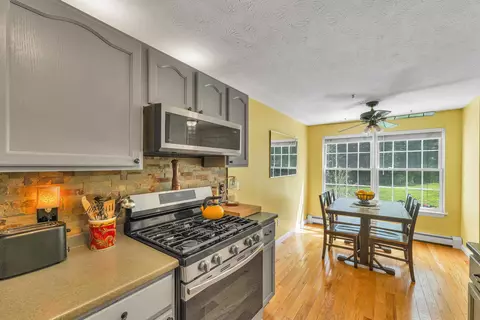 Kitchen - 6 Pleasant St #E11, Hooksett, NH 03106 photo 2 of 4