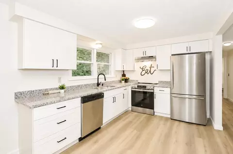 292 Wilsons Crossing Rd, Auburn, NH 03032