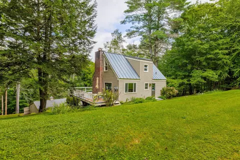 Exterior - 151 Dwight Rd, Hartford, VT 05059 photo 5 of 8