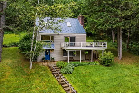 Exterior - 151 Dwight Rd, Hartford, VT 05059 photo 2 of 8