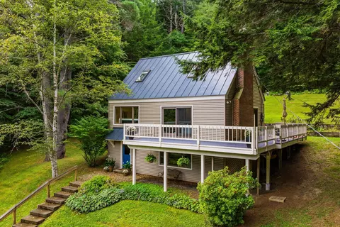 Exterior - 151 Dwight Rd, Hartford, VT 05059 photo 3 of 8