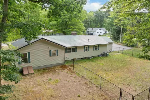 Exterior - 6 Ridgewood Dr, Bow, NH 03304 photo 7 of 9