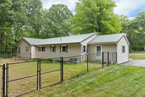 Exterior - 6 Ridgewood Dr, Bow, NH 03304 photo 8 of 9
