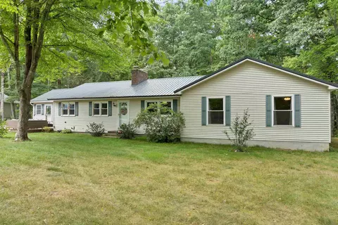 Exterior - 6 Ridgewood Dr, Bow, NH 03304 photo 2 of 9