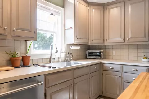 Kitchen - 22 Crescent Ave, Dover, NH 03820 photo 4 of 5
