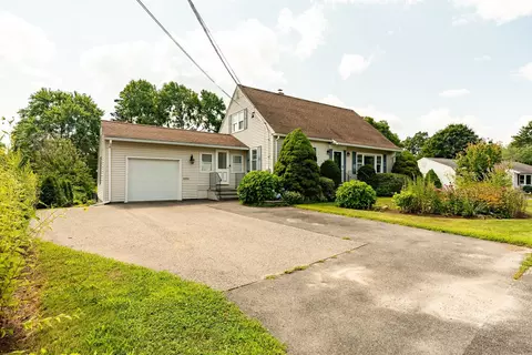 Exterior - 22 Crescent Ave, Dover, NH 03820 photo 4 of 9