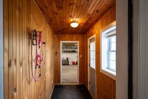 Entry Way - 179 Murray Rd, Whiting, VT 05778 photo 2 of 5