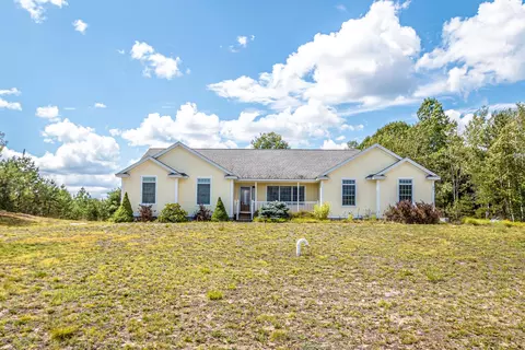 92 Village Valley Dr, Wakefield, NH 03830