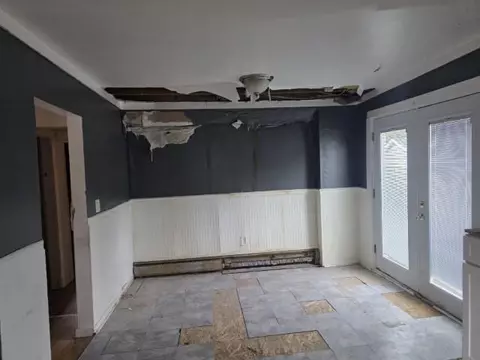 Entry Way - 27 Meadow St, Proctor, VT 05765 photo 1 of 1