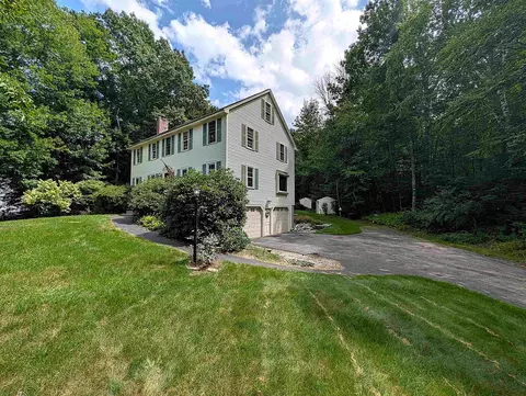 2 Nutfield Dr, Londonderry, NH 03053