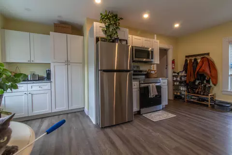 Kitchen - 68 S State St, Concord, NH 03301 photo 4 of 9