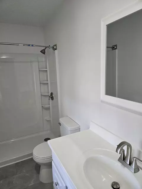 Bath - 68 S State St, Concord, NH 03301 photo 3 of 4