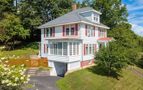 149 Summer St, Saint Johnsbury, VT 05819