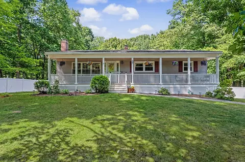 26 Hawthorne Dr, Atkinson, NH 03811