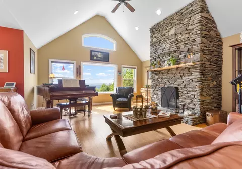 Living - 408 Dubray Rd, Cabot, VT 05647 photo 3 of 4