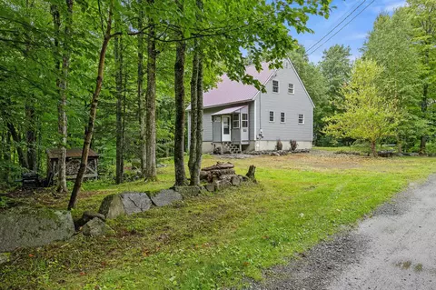 148 Lakeview Estates Rd, Pittsburg, NH 03592