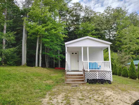 30 Highland Ter, Plymouth, NH 03264