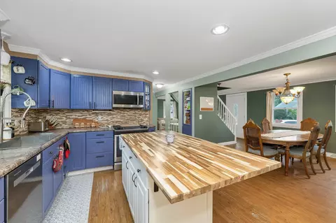 5 Bulova Dr, Nashua, NH 03060