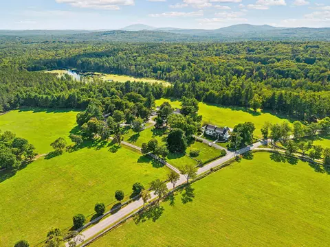 92949698100 Pierce Hill Rd, Bennington, NH 03442