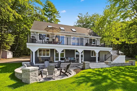 74 Smoke Rise Rd, New Hampton, NH 03256
