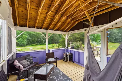 Exterior - 33 Beacon Hill Rd, Derry, NH 03038 photo 6 of 11