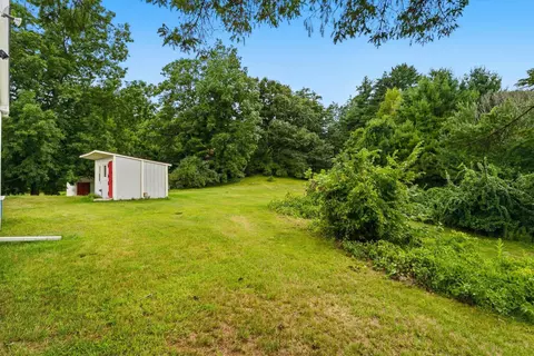 Exterior - 33 Beacon Hill Rd, Derry, NH 03038 photo 9 of 11
