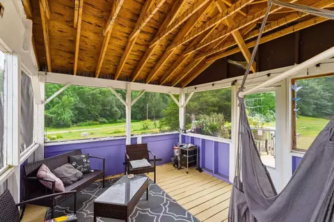 Exterior - 33 Beacon Hill Rd, Derry, NH 03038 photo 6 of 13
