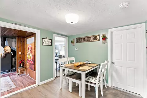 Dining - 33 Beacon Hill Rd, Derry, NH 03038 photo 1 of 4