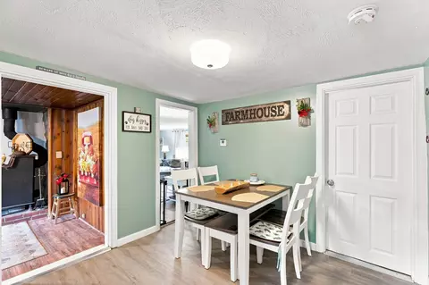 Dining - 33 Beacon Hill Rd, Derry, NH 03038 photo 1 of 4