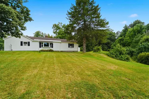 Exterior - 33 Beacon Hill Rd, Derry, NH 03038 photo 9 of 13