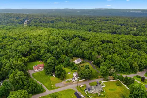 View/Area - 33 Beacon Hill Rd, Derry, NH 03038 photo 3 of 3