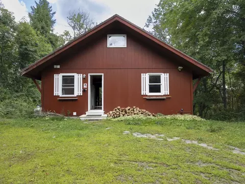Exterior - 280 Bunker Hill Cir, Plainfield, VT 05667 photo 4 of 18