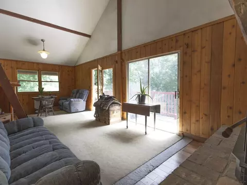 Living - 280 Bunker Hill Cir, Plainfield, VT 05667 photo 4 of 6