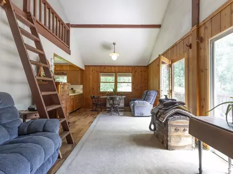 Living - 280 Bunker Hill Cir, Plainfield, VT 05667 photo 3 of 6