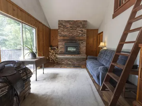 Living - 280 Bunker Hill Cir, Plainfield, VT 05667 photo 2 of 6