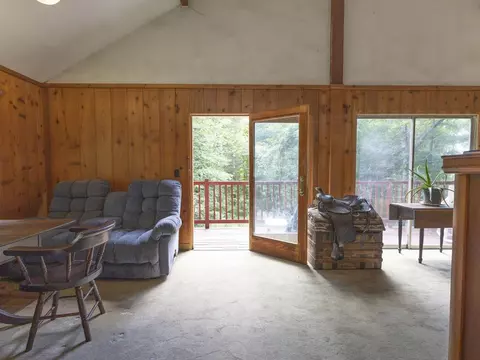 Living - 280 Bunker Hill Cir, Plainfield, VT 05667 photo 6 of 6