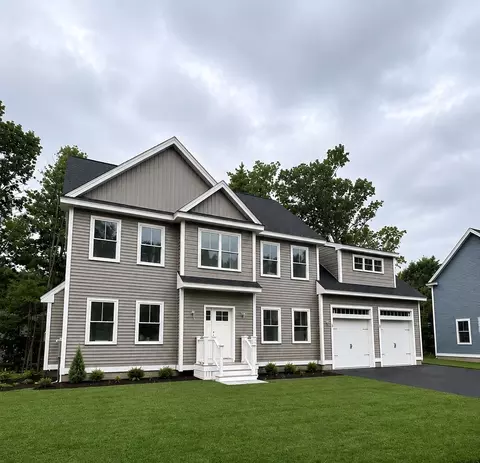 4 Navillus Way, Seabrook, NH 03874