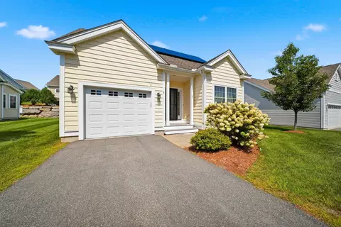 6 Dunstable Cir, Merrimack, NH 03054