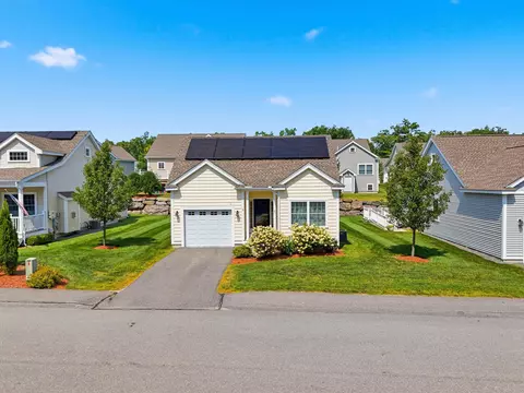 6 Dunstable Cir, Merrimack, NH 03054