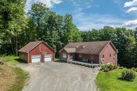 46 Pearce Cir, Rockingham, VT 05101