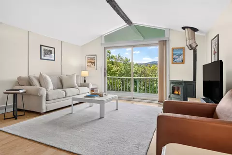 19 Winhall Condo Rd #4, Winhall, VT 05340
