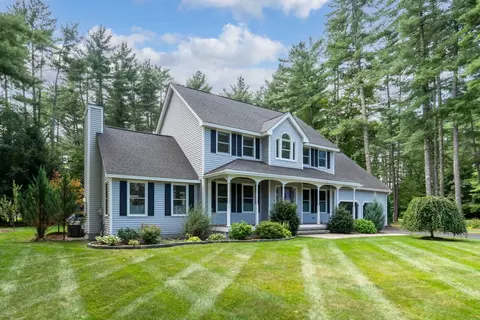 4 Taconic Dr, Merrimack, NH 03054