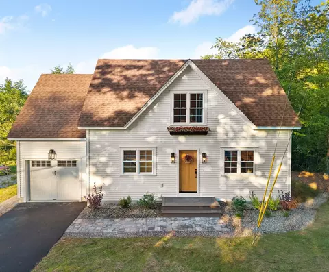 27 E Lake Rd, Fitzwilliam, NH 03447