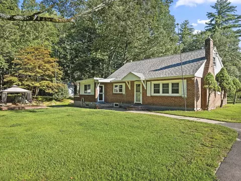117 Pond St, Newton, NH 03858