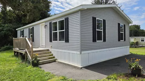 85 Coffin Rd #TRLR 17, Epping, NH 03042